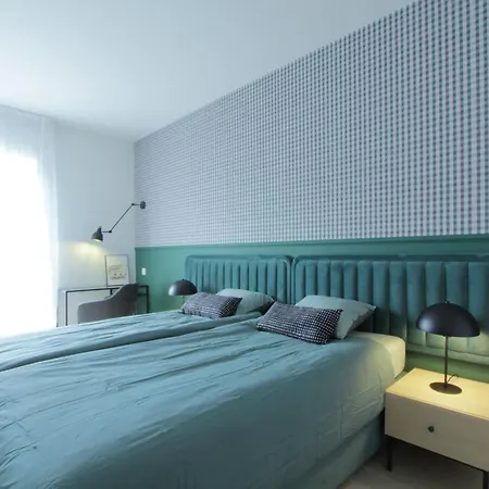 Strict Center * بوزنان