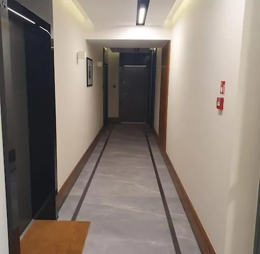 Strict Center Apartment *